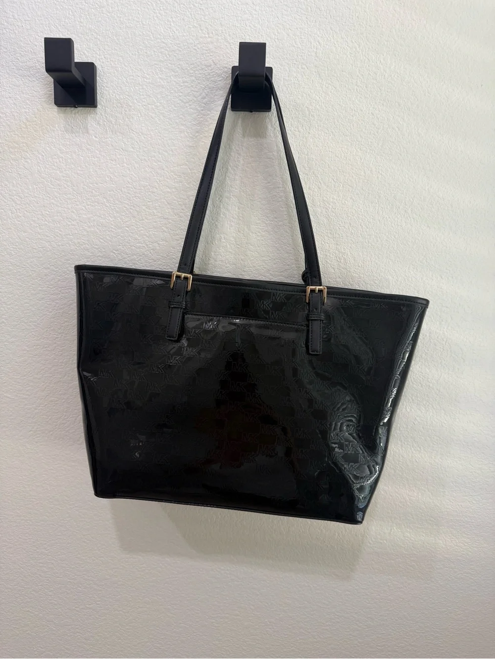 Michael Kors Black Patent Logo Jet Set Carry All Tote Purse - Picture 3 of 8